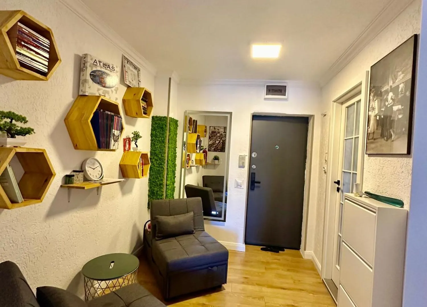 Ralav Studio Bukarest 0*,  Rumänien
